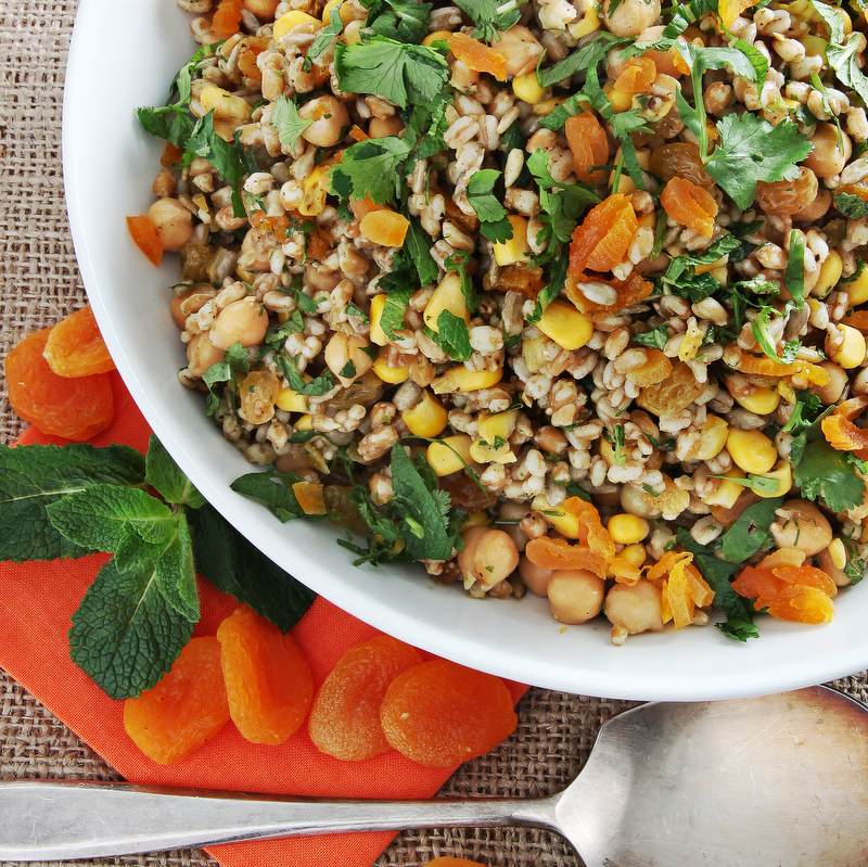 Wheat, corn & chickpea salad