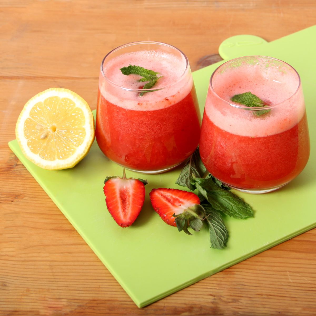 STRAWBERRY LEMONADE