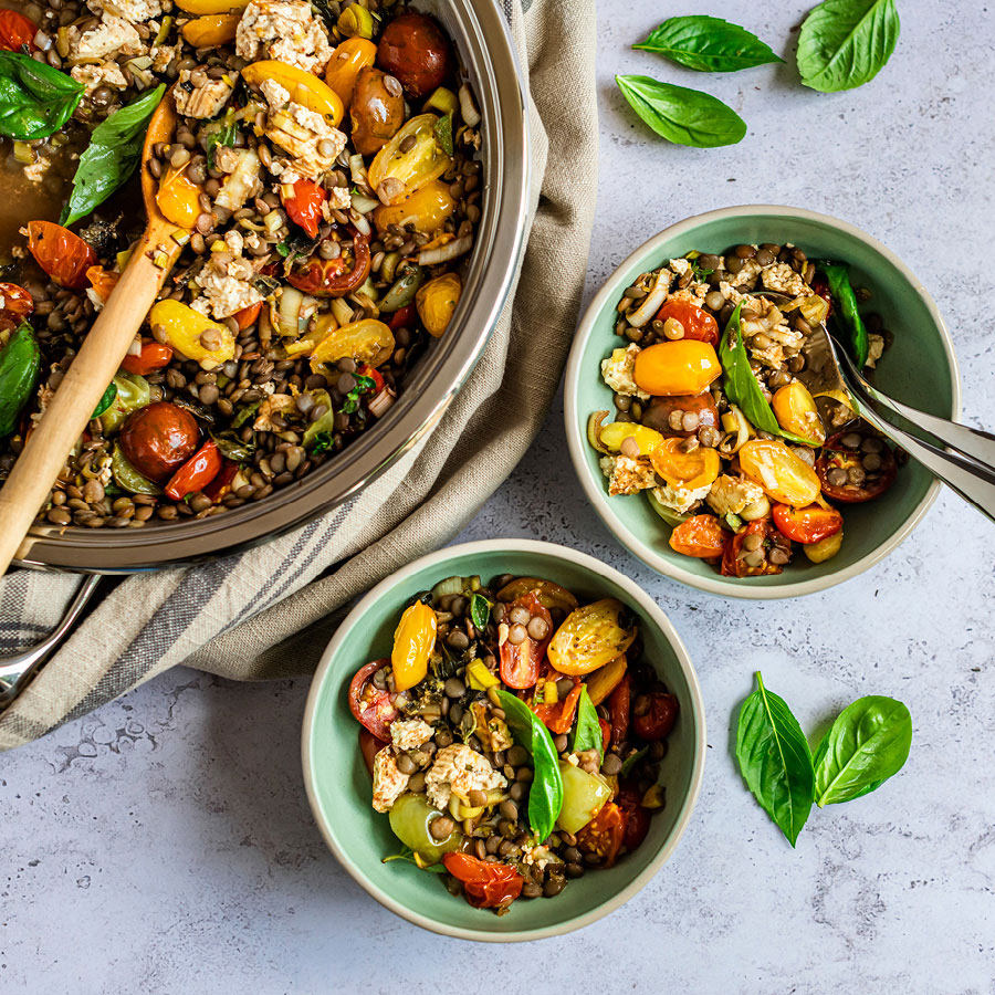 Lentils with baked feta and tomatoes