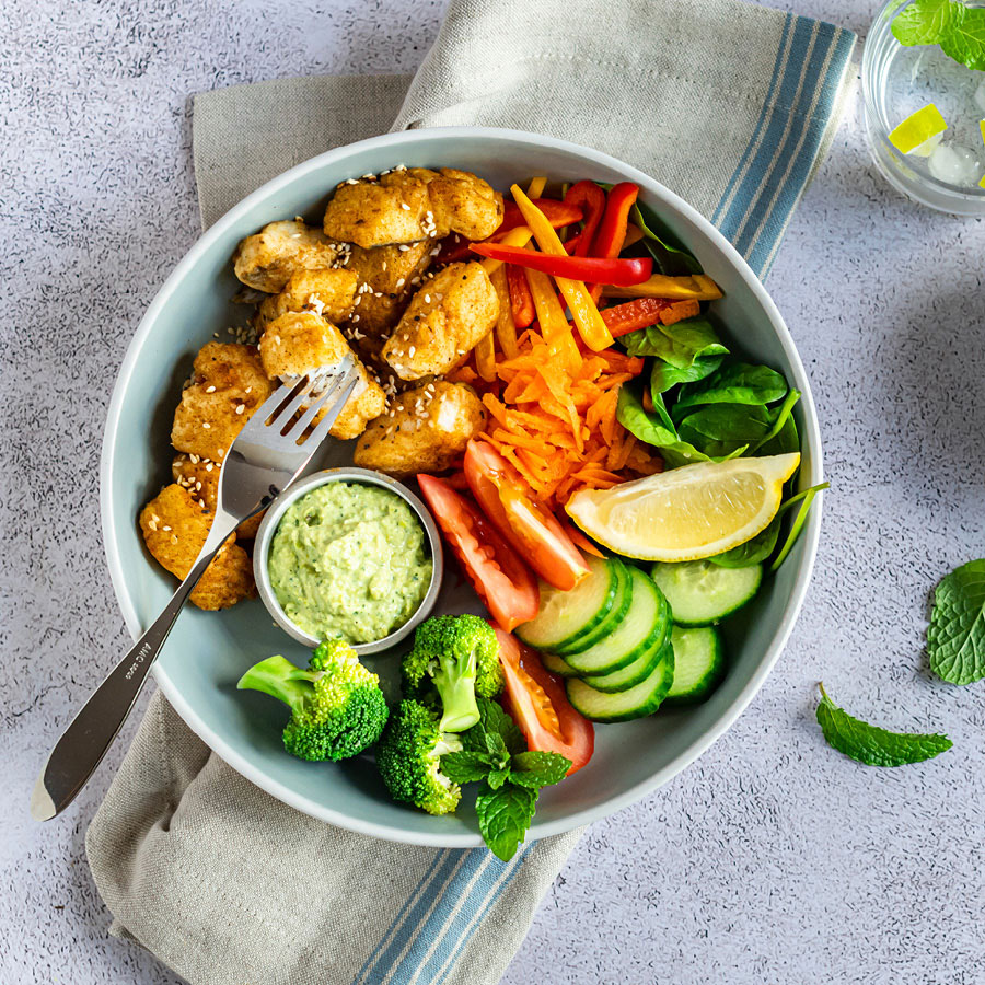 CRISPY FISH & VEGGIE BOWL WITH PEA DIP