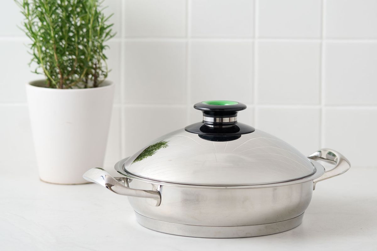 Buy a 24 cm Gourmet Dome Fry Pan | Individual Units | AMC Cookware
